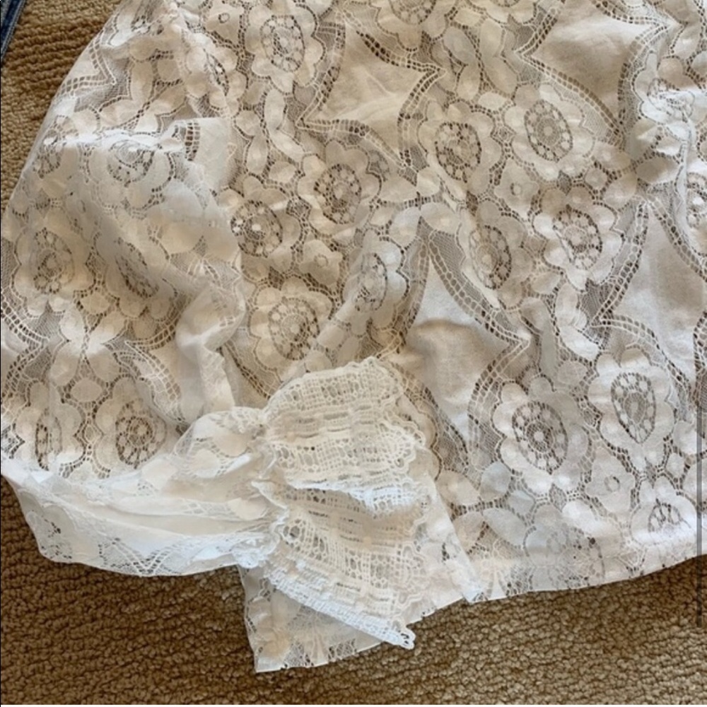 𝓵𝓪𝓼𝓽 𝓸𝓷𝓮 | Lace Mock Neck Blouse - Picture 5 of 6